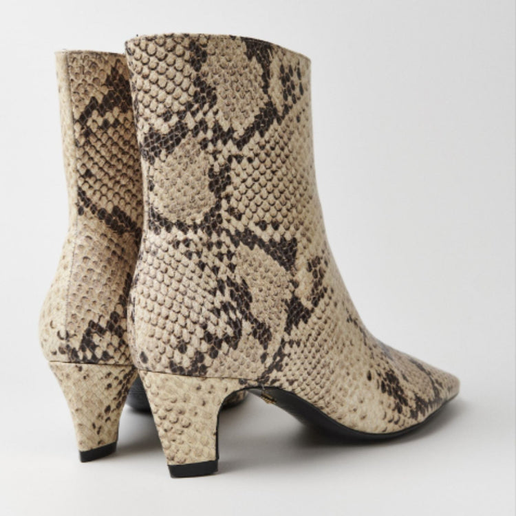 Dellia Bootie Booties Fall 24    - Schutz Shoes