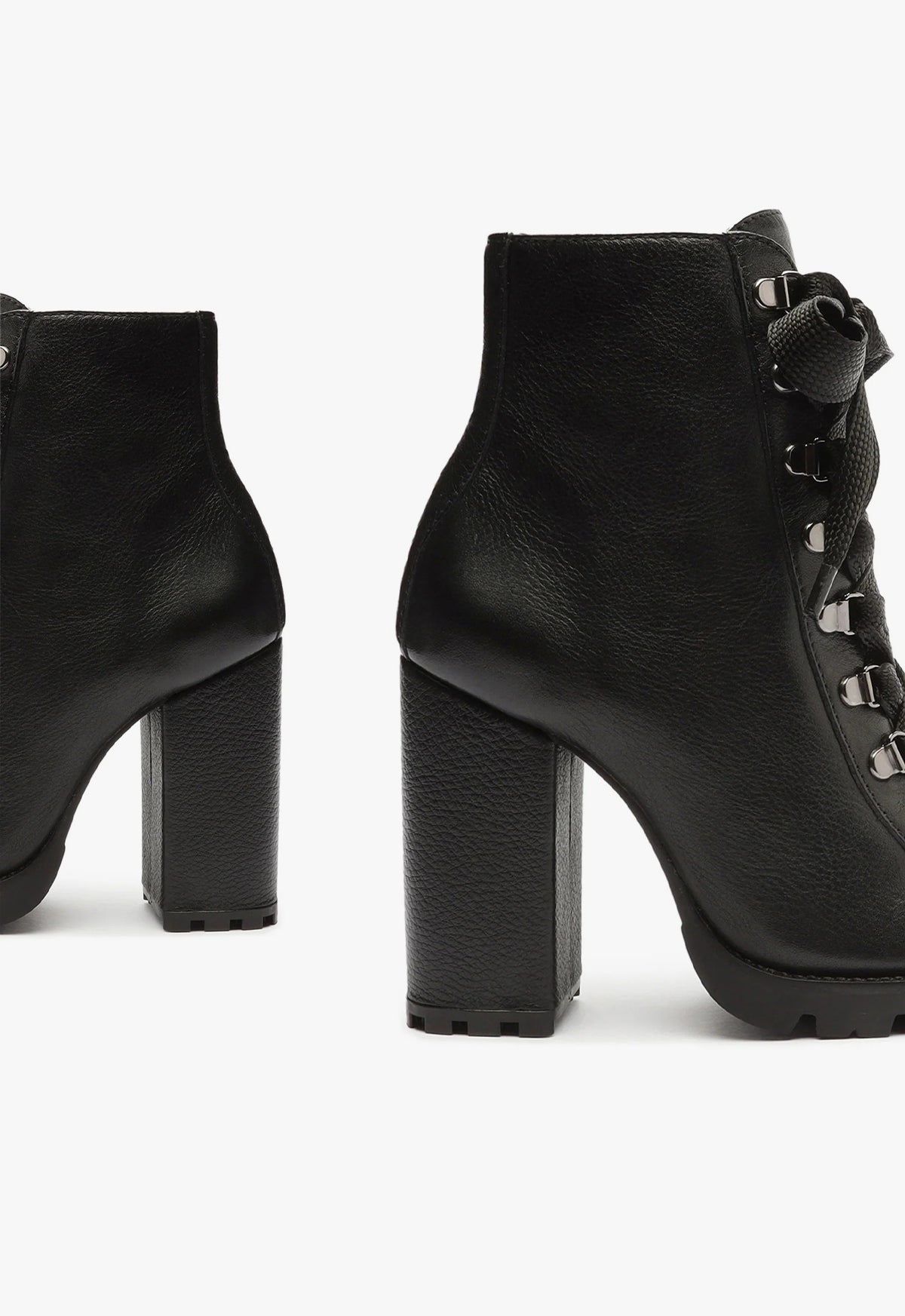 Zhara Bootie OLD - ESSENTIAL - Schutz Shoes