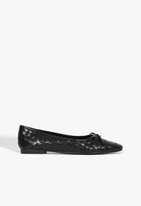 Go to related product Arissa Black Leather Ballet Flat