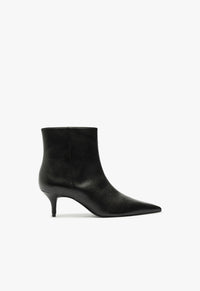 Go to related product Mikki Mid Bootie