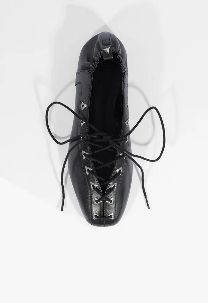 Lola Leather Flat Pre Fall 25 - Schutz Shoes