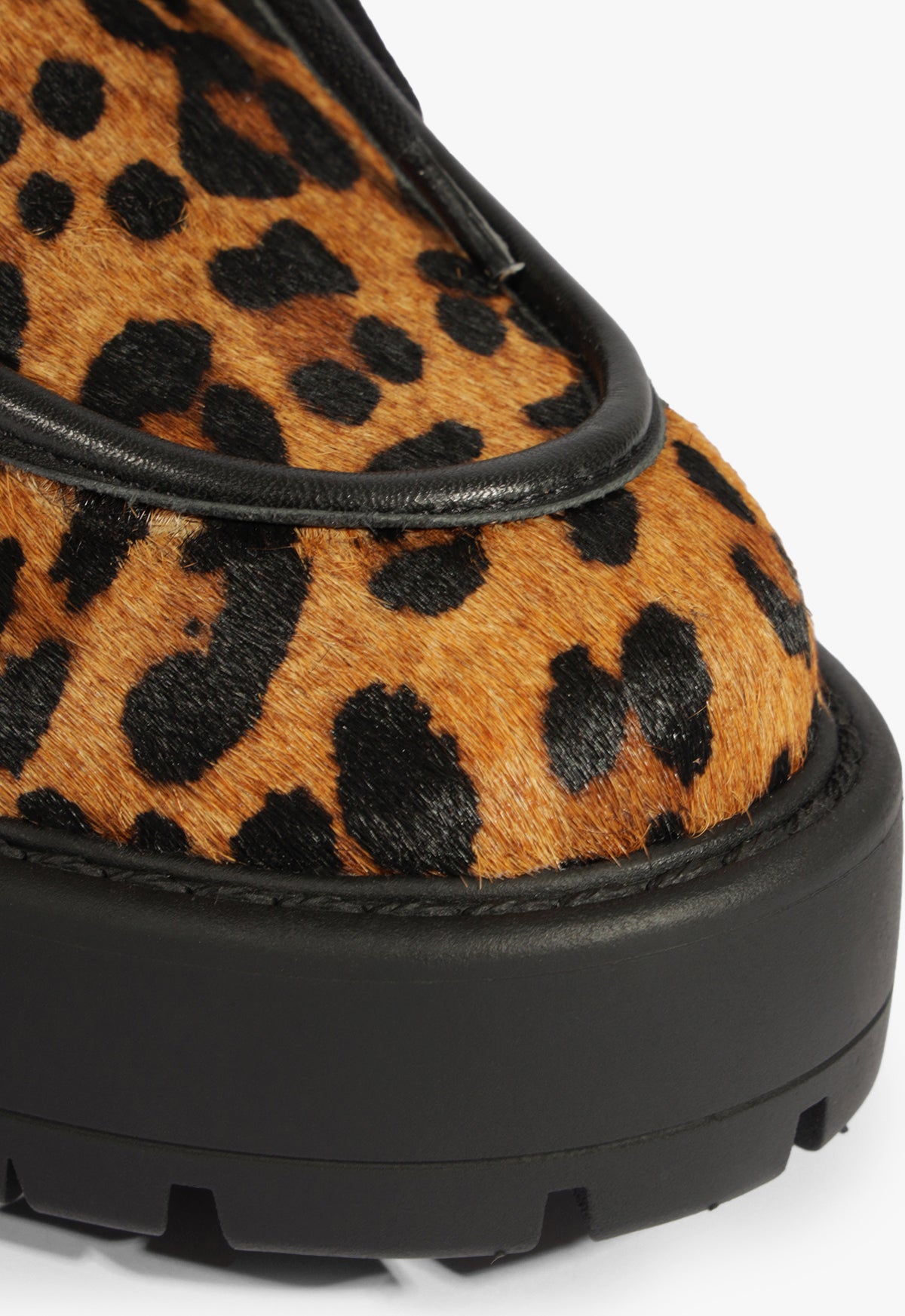 Cia Hair Calf Flat FALL 25 - Schutz Shoes