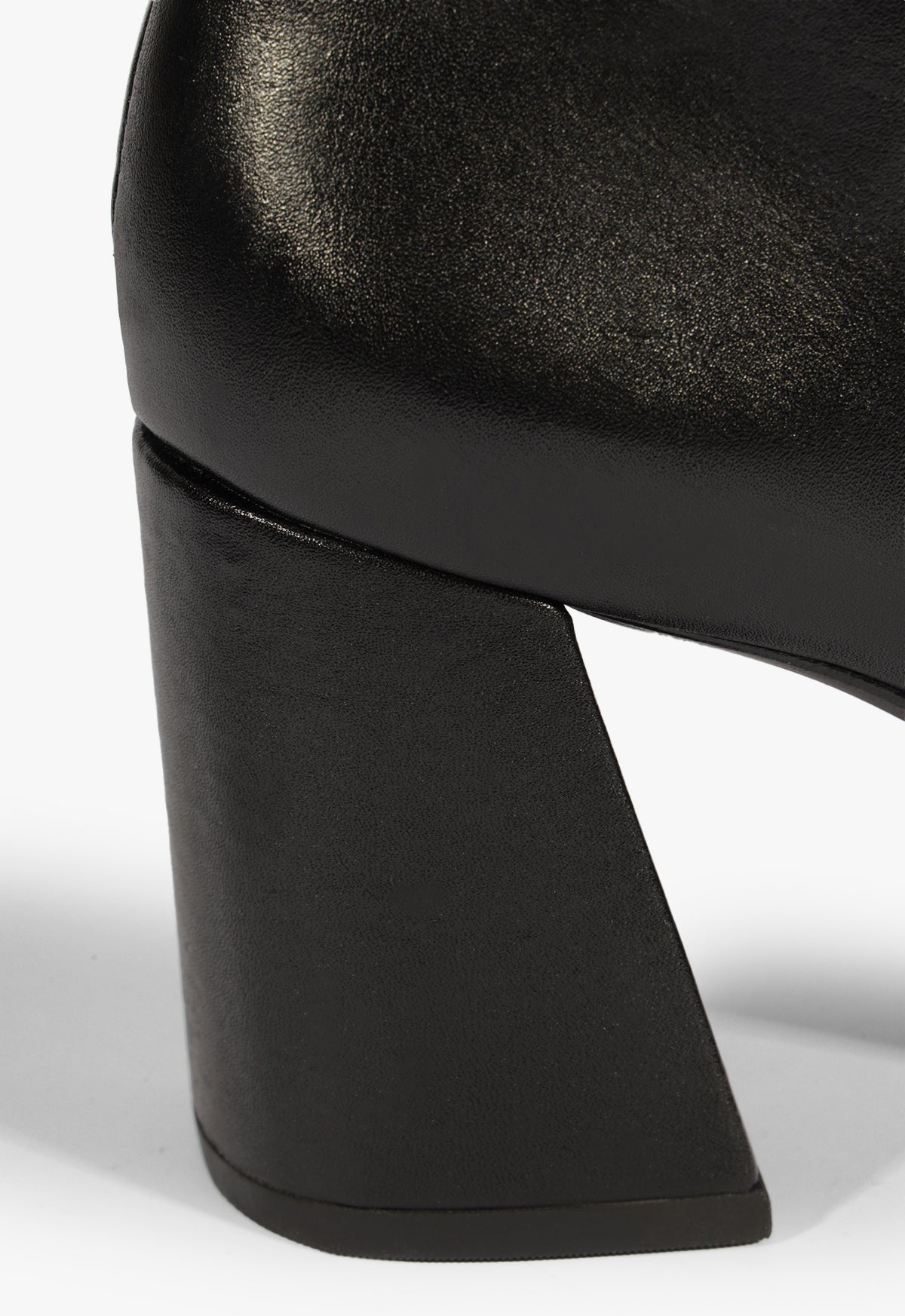 Leia Leather Bootie FALL 25 - Schutz Shoes