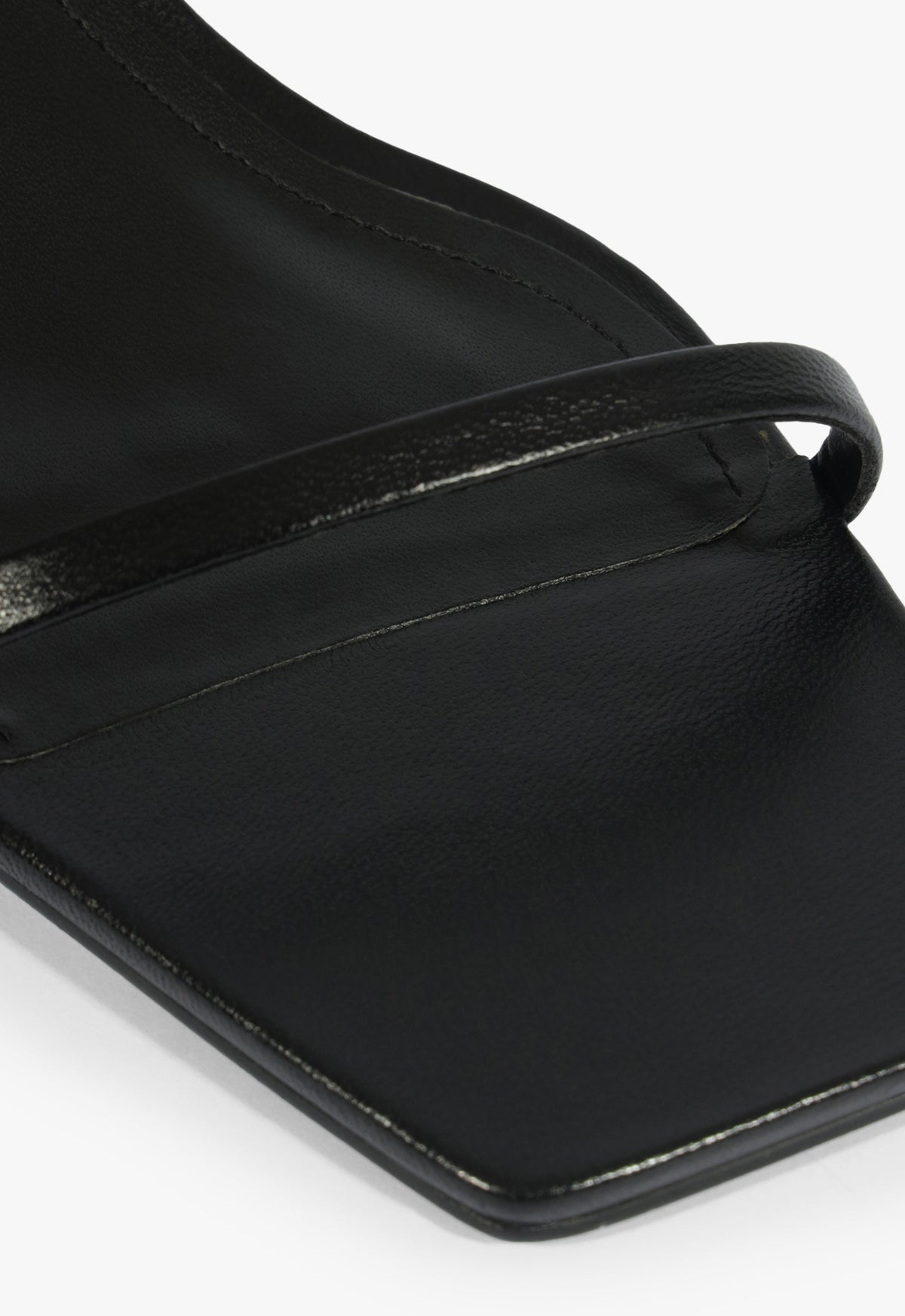 Judith Leather Sandal Resort 26 - Schutz Shoes