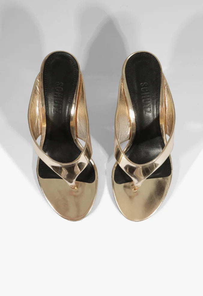 Betsy Sandal