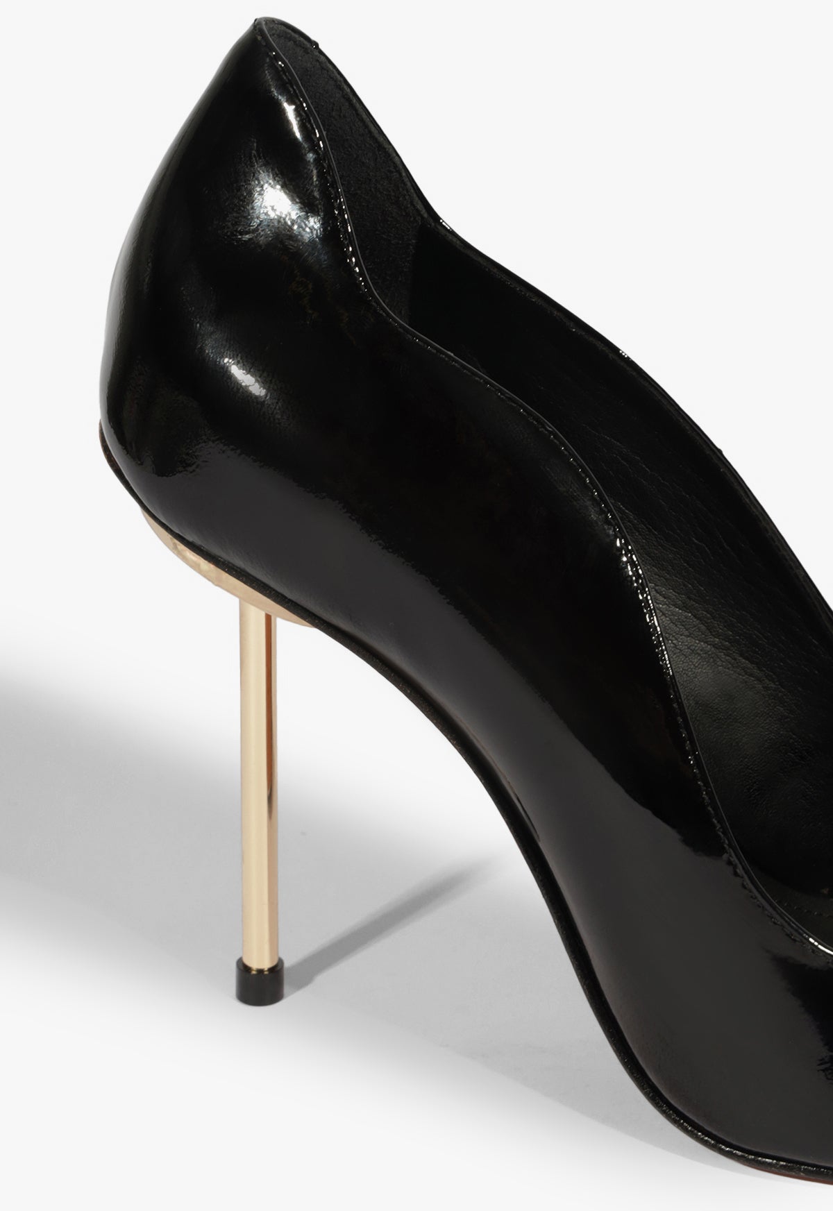 Stella Patent Pump Pre Fall 25 - Schutz Shoes
