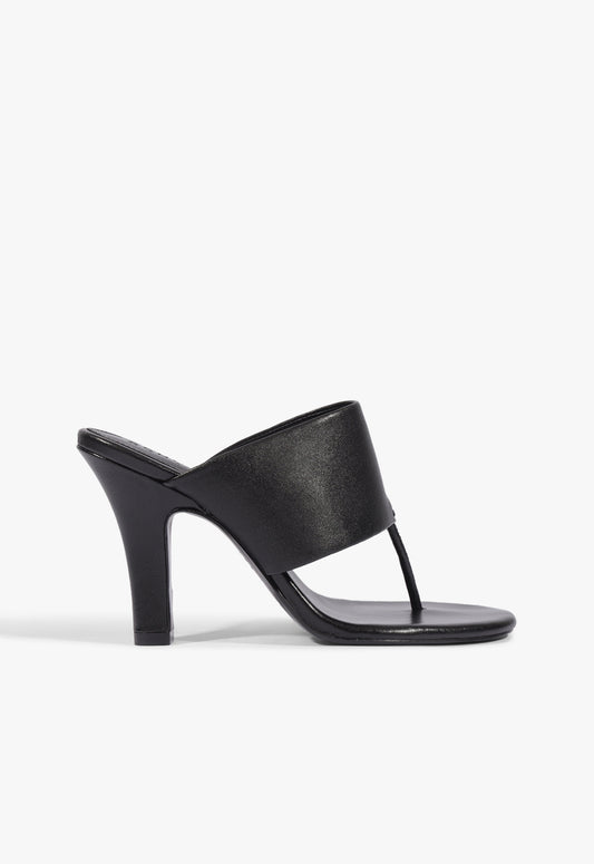 Martha Leather Sandal 5 Black Leather - Schutz Shoes