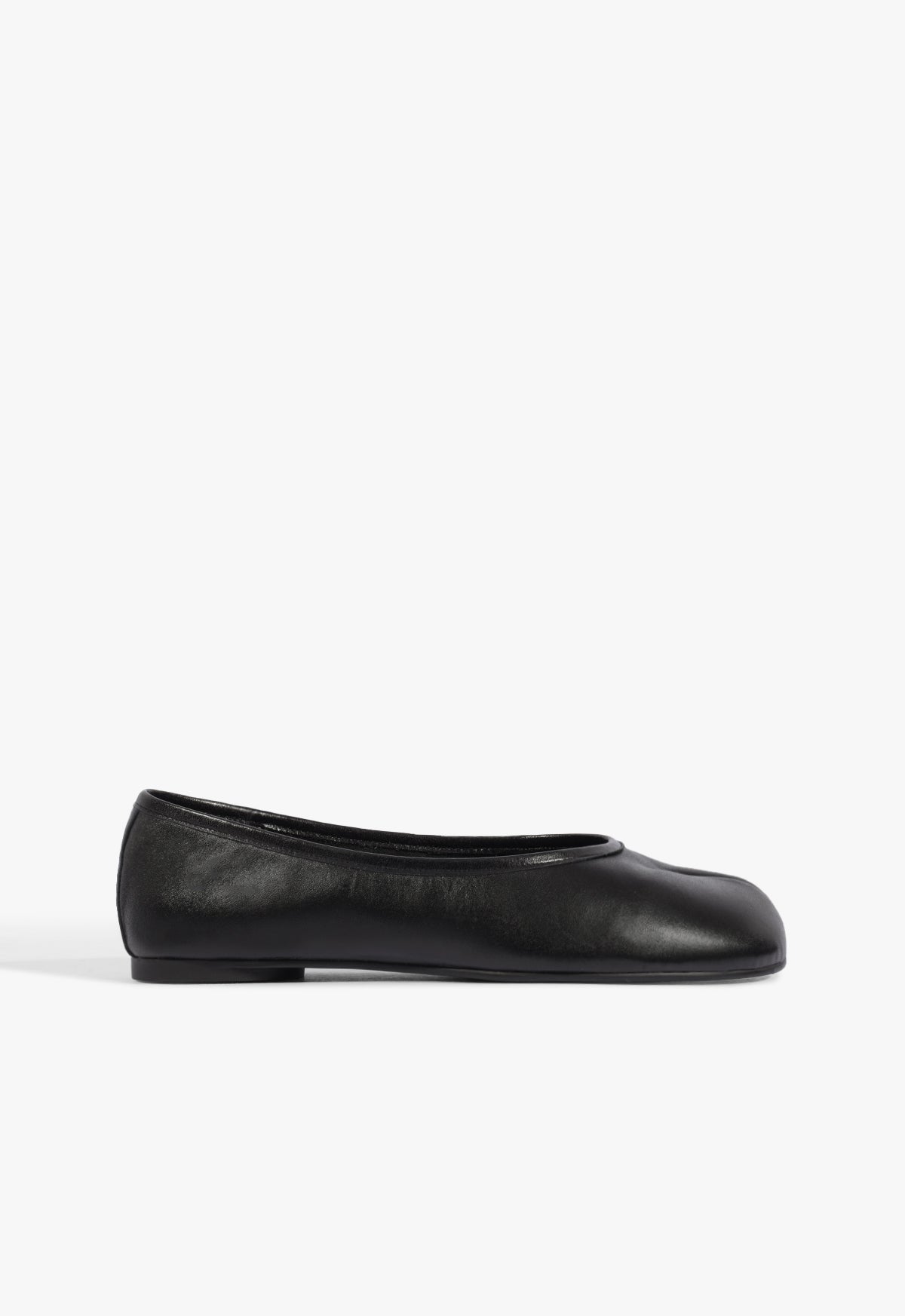 Yumi Flat 5 Black Leather - Schutz Shoes