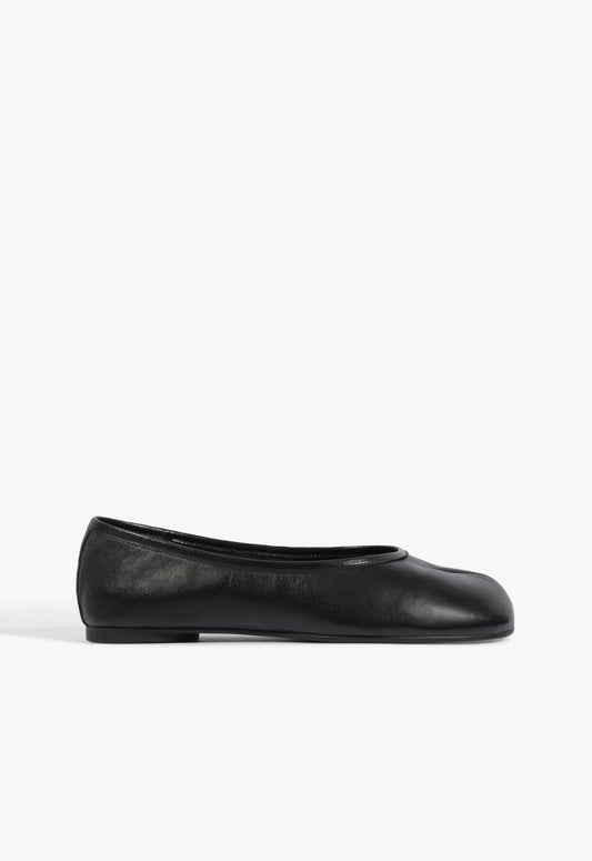 Yumi Flat 5 Black Leather - Schutz Shoes