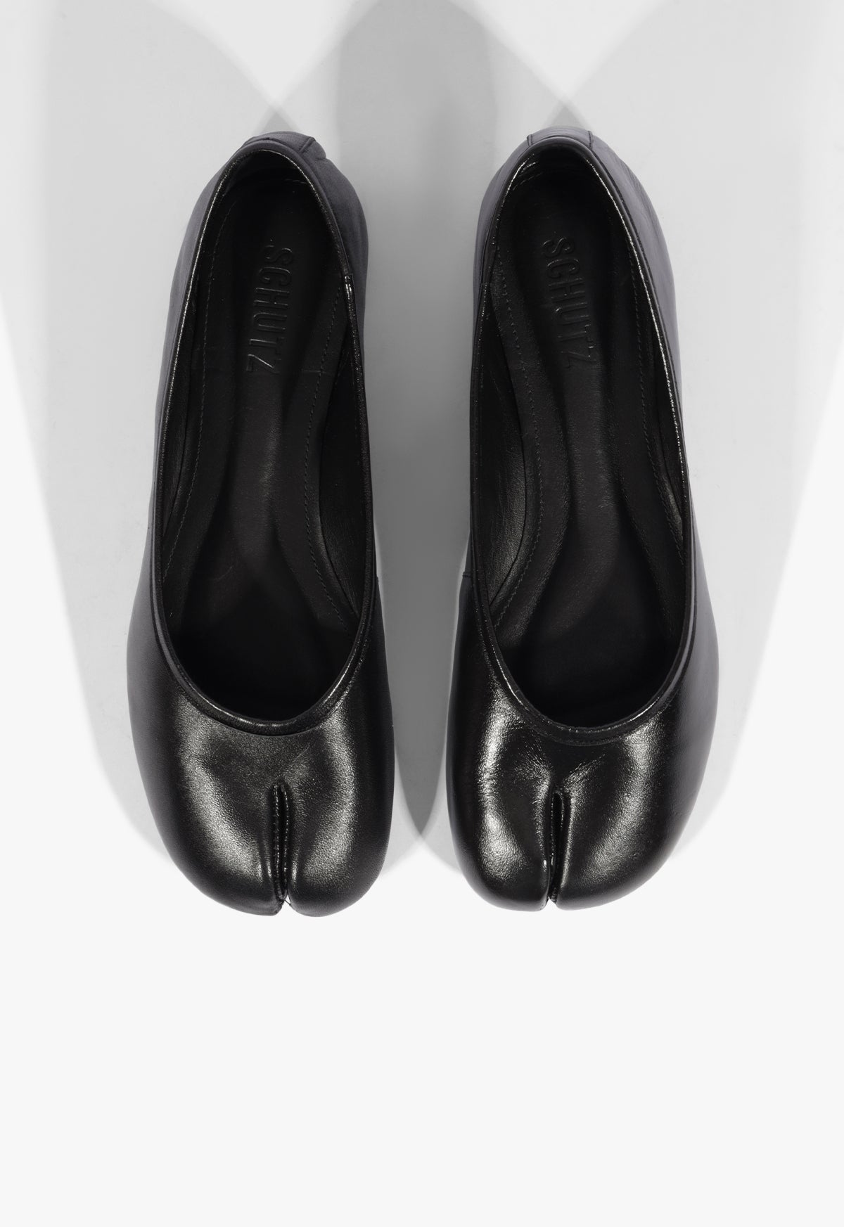 Yumi Flat - Schutz Shoes