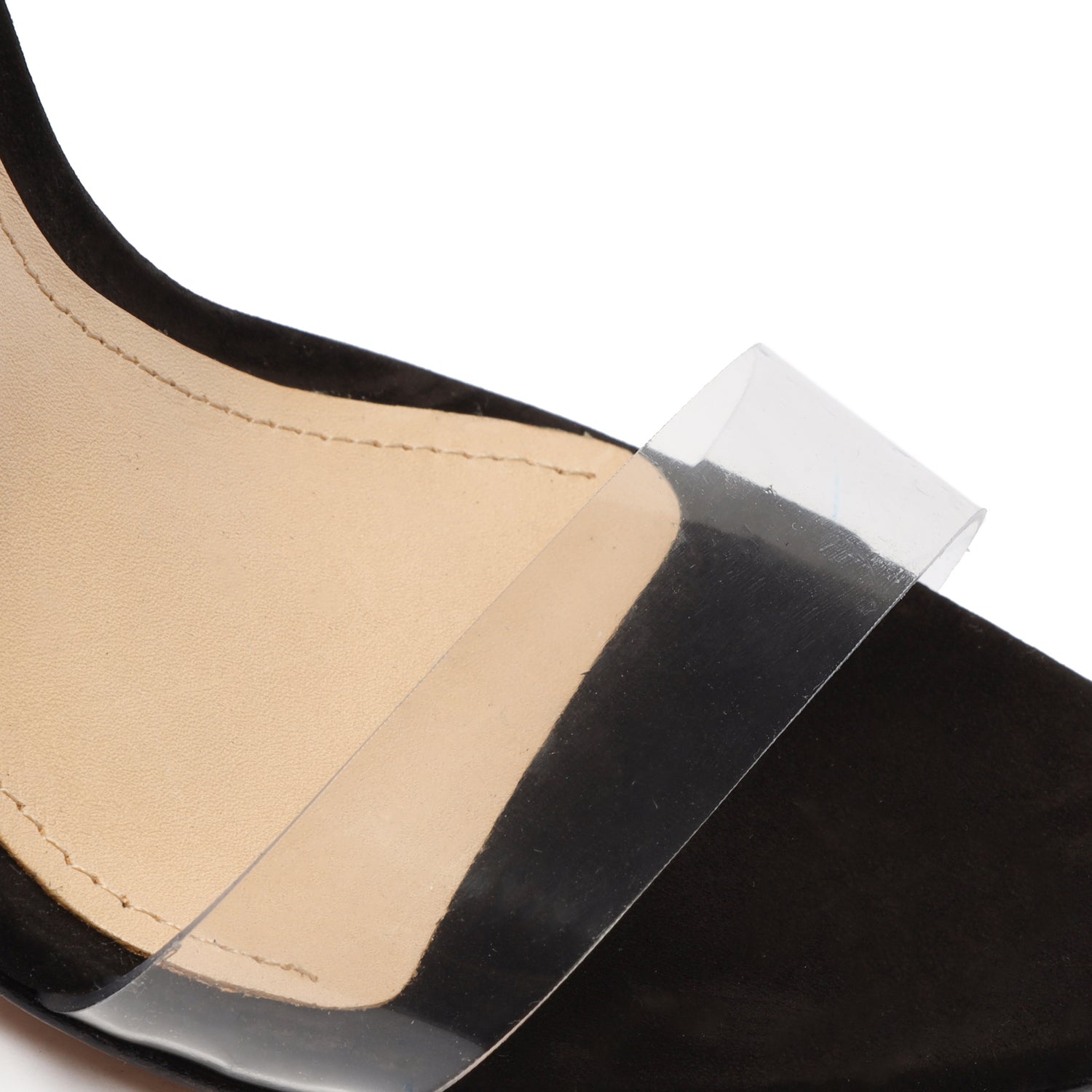 New Look Silence Gold Detail Heeled Shoes at asos.com | Taças, Sapatos  elegantes, Como andar de salto
